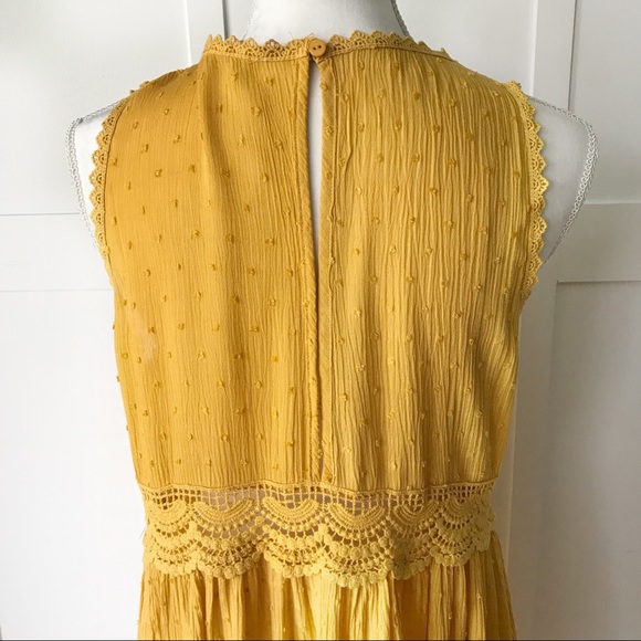 Polka Dot Fabric Dress w/Crochet Details - Picture 7 of 8